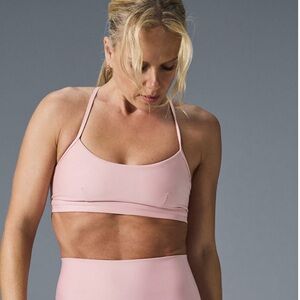 Alo airlift intrigue bra ballet pink